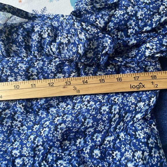 Maeve Cropped Peasant Top Blouse L Blue Floral Ruffled Smocked Cottage Romantic - Picture 4 of 10